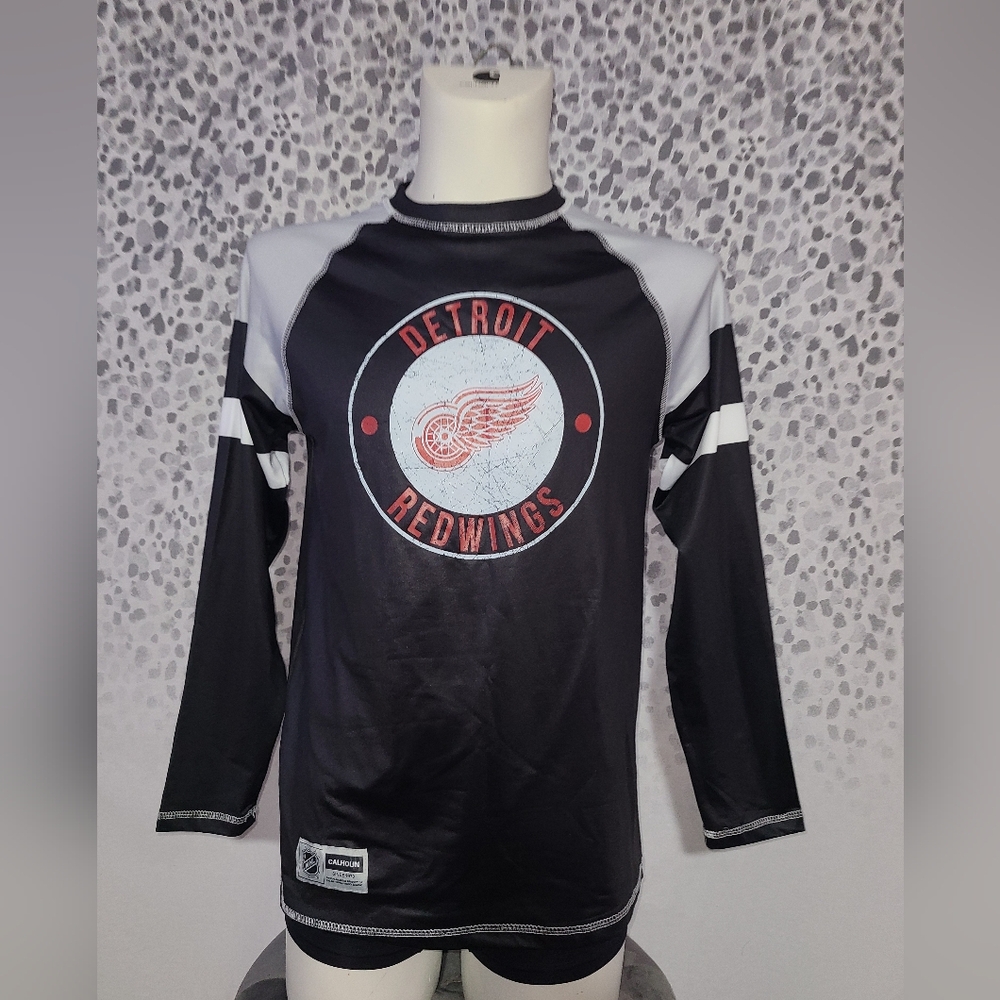 Calhoun Officially Licensed NHL Detroit Red Wings Pull-over Men's Size S & Med